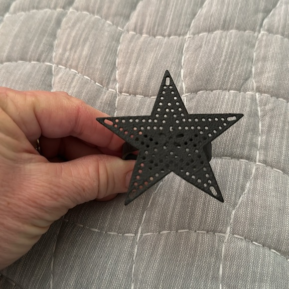 TWELVE STAR METAL NAPKIN RINGS WITH A BONUS LARGER RING (total of 13) - Picture 3 of 3